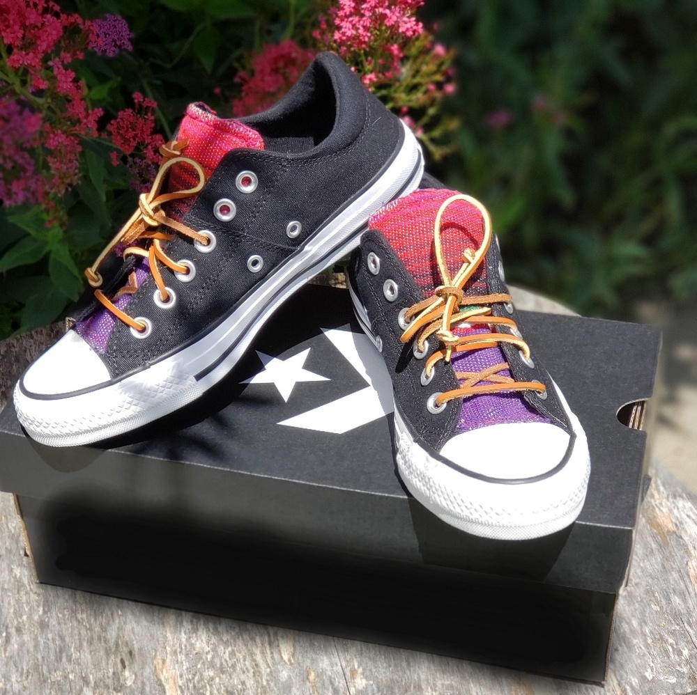 Serape Tongue Chucks